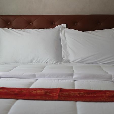 Everest Boutique Hotel Bangkok Exteriör bild