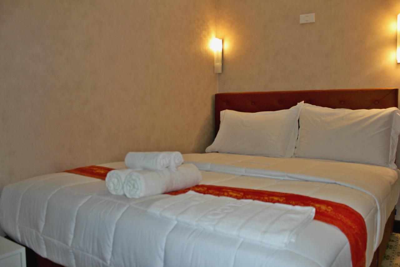 Everest Boutique Hotel Bangkok Exteriör bild
