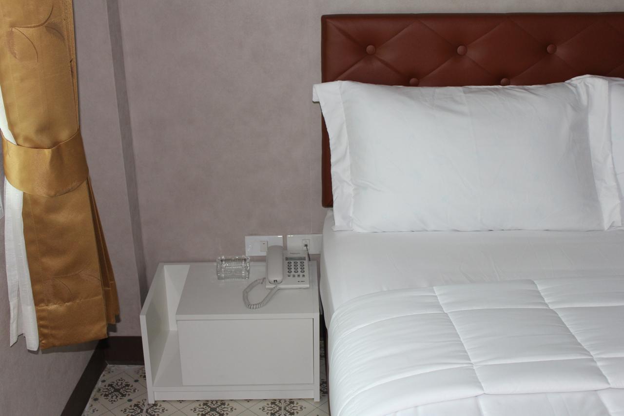 Everest Boutique Hotel Bangkok Exteriör bild