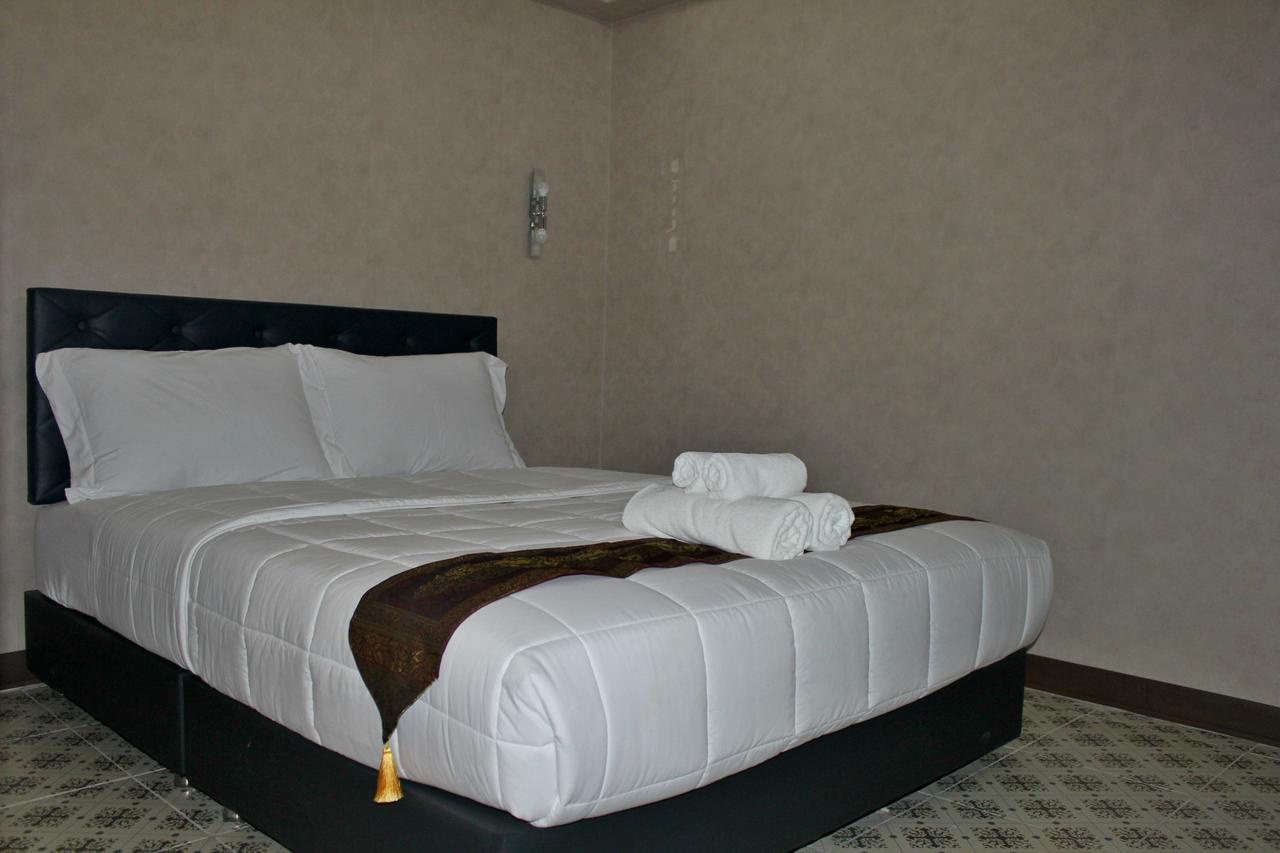Everest Boutique Hotel Bangkok Exteriör bild