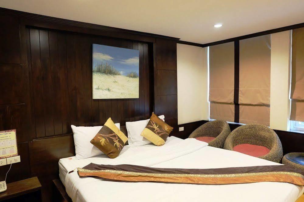 Everest Boutique Hotel Bangkok Exteriör bild