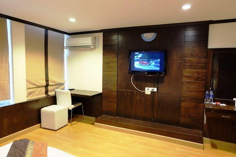 Everest Boutique Hotel Bangkok Exteriör bild