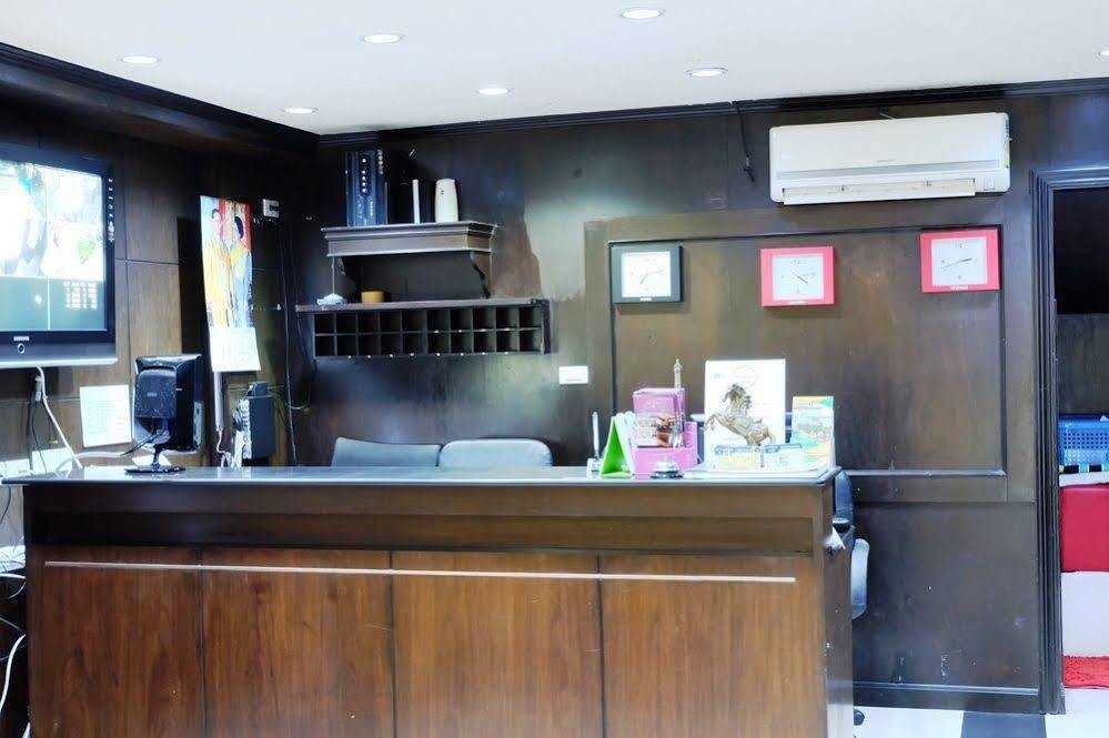 Everest Boutique Hotel Bangkok Exteriör bild